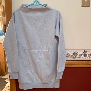 Women’s Gymshark sweatshirt